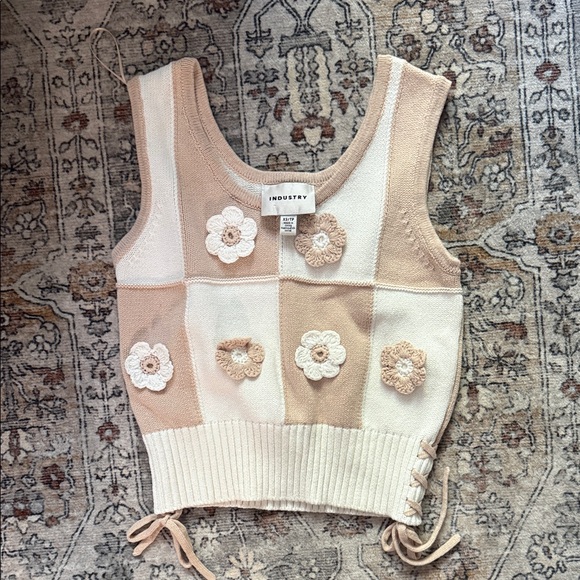 INDUSTRY Tops - NWOT Industry Patchwork Cropped Tank in Cream & Tan